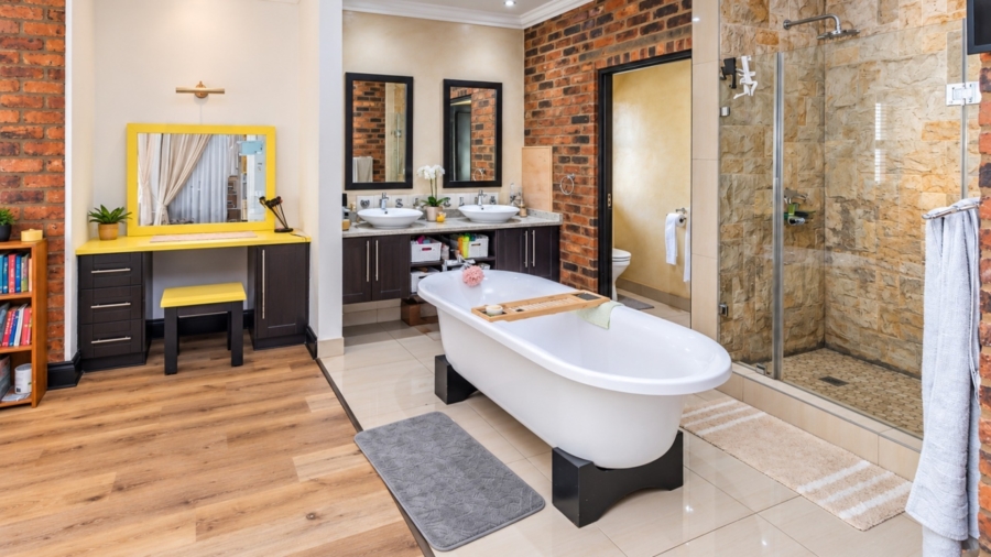 5 Bedroom Property for Sale in Xanadu Nature Estate North West